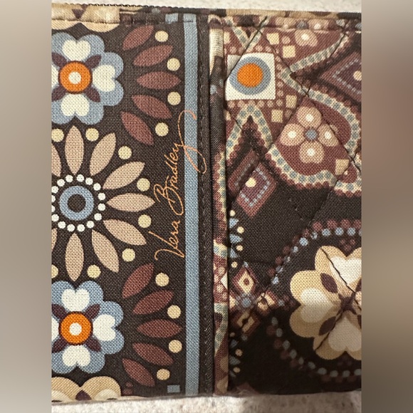 Vera Bradley Brown floral wallet with multiple compartments and zipper closure - Picture 14 of 15